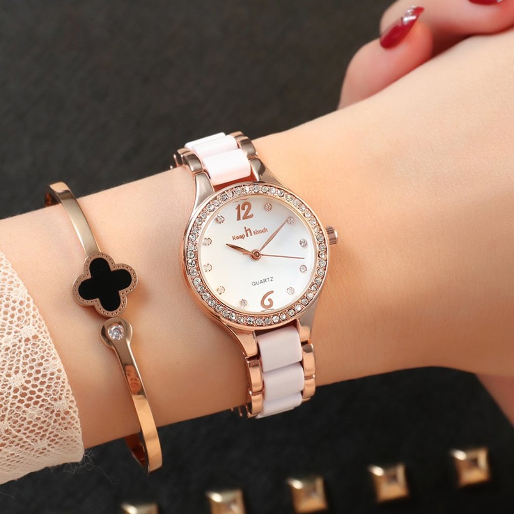 Women Watches Luxury Quartz Female Wrist Watches ( Free Delivery 6 to 10 Days )